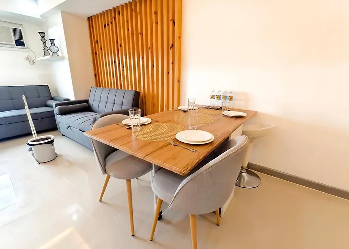 706t3 Avida Riala It Park 2br Unit 400mbps 55 Smarttv アパート